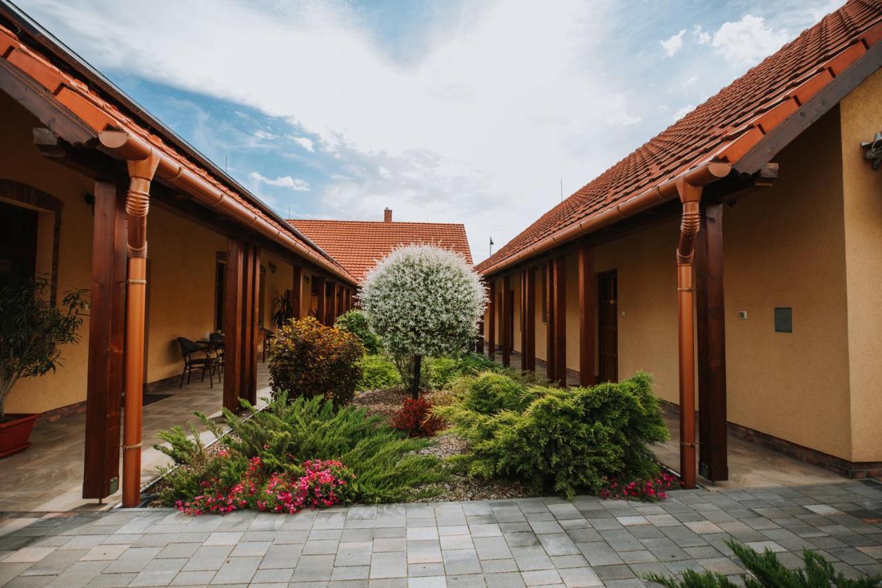 Nemeth Apartmanhazak Mórahalom Dış mekan fotoğraf
